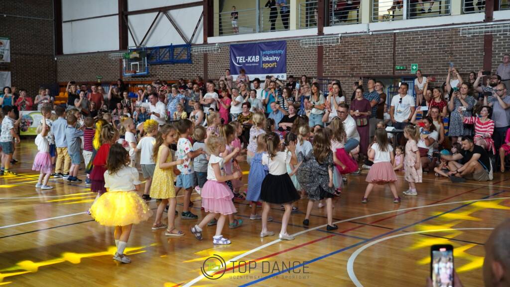 2-3 mini-mini dance mix 4-6 roztańczone brzdące zajęcia taneczne dla dzieci pruszków